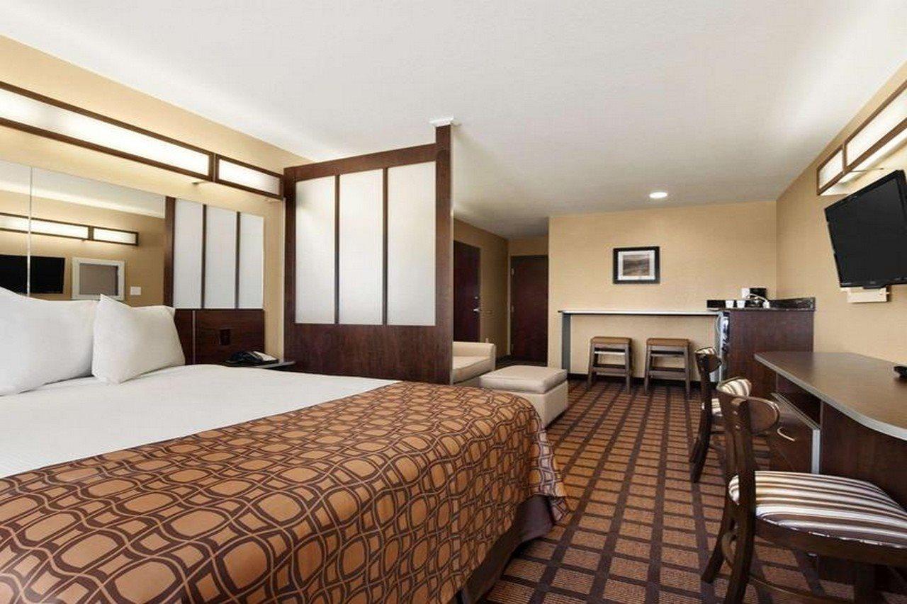Garner Hotel Gonzales By Ihg Exterior foto