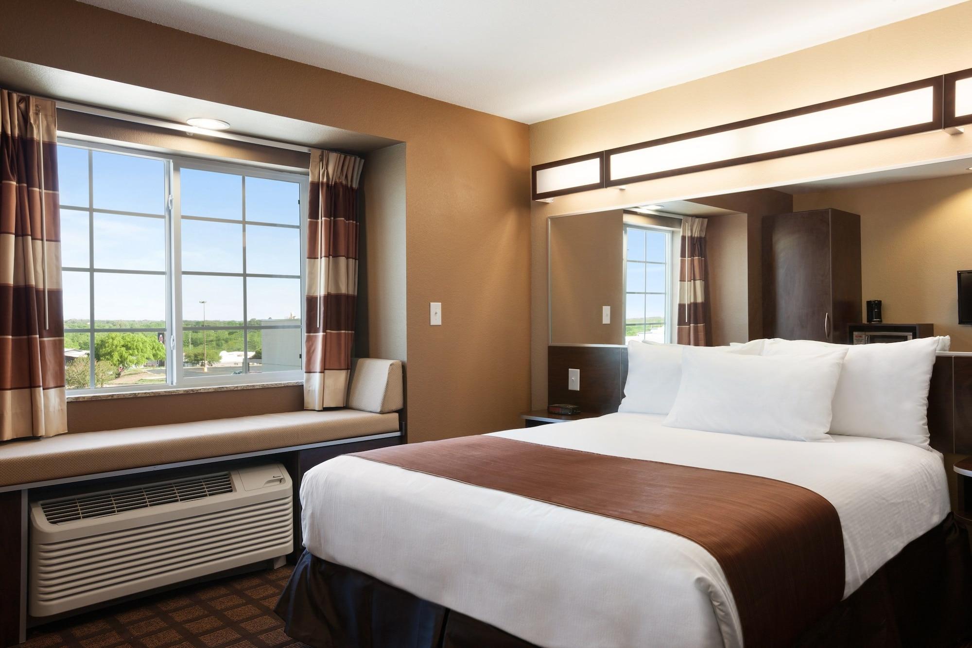 Garner Hotel Gonzales By Ihg Exterior foto