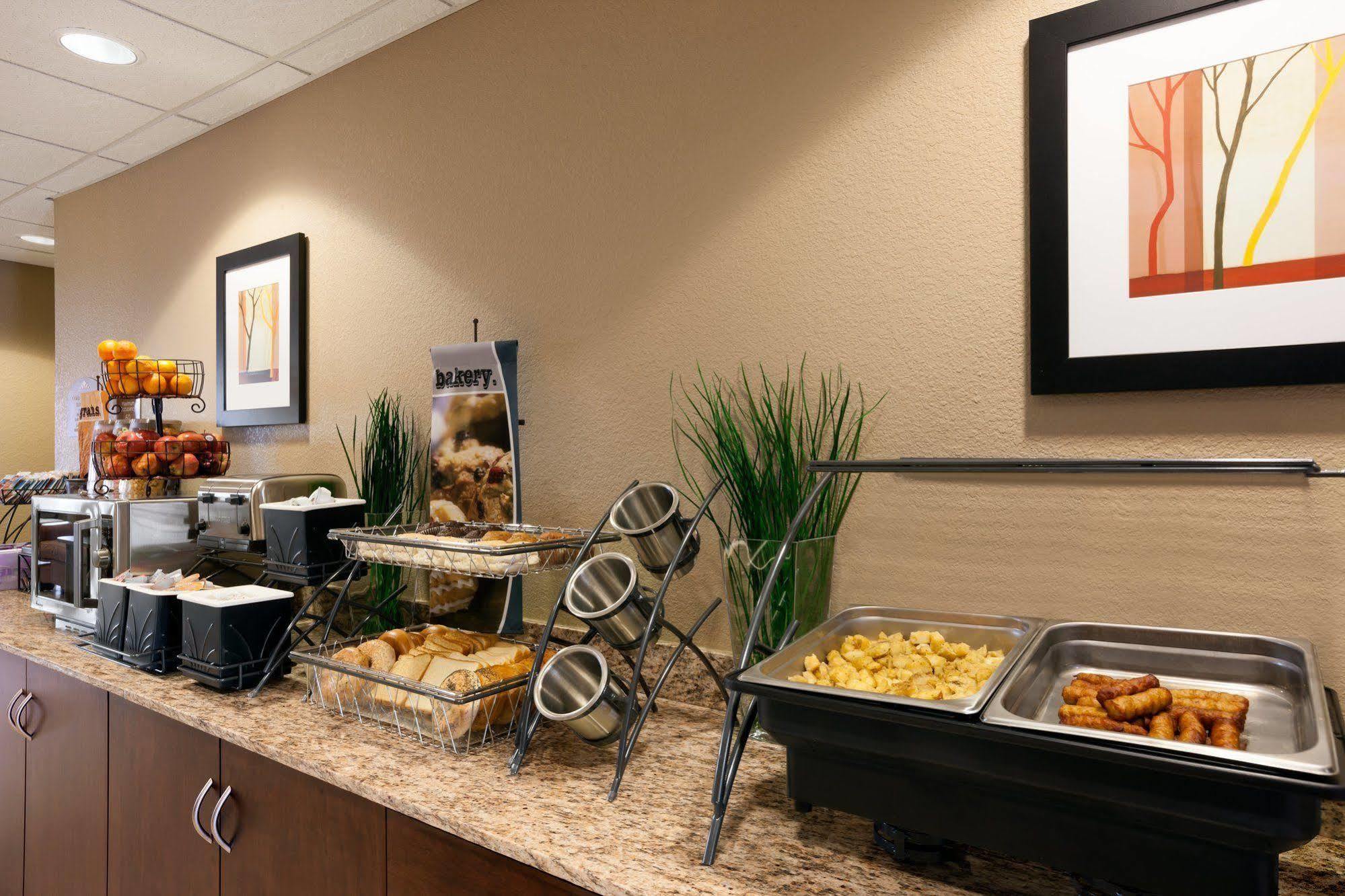 Garner Hotel Gonzales By Ihg Exterior foto